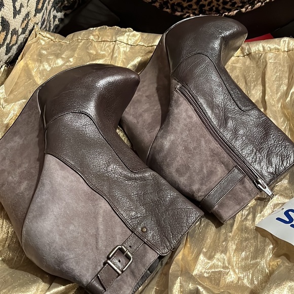 Leather and suede boots - Picture 9 of 9